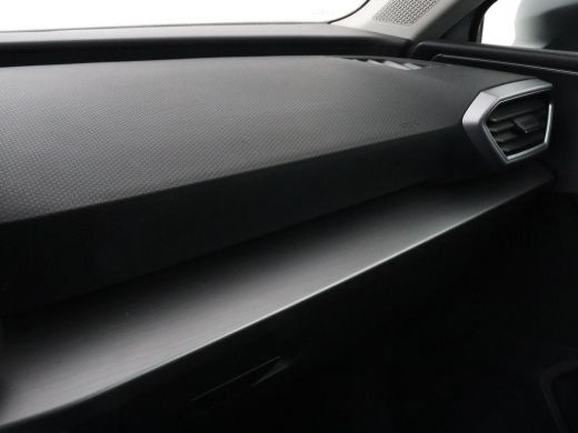 Seat Leon 1.4 e-Hybrid FR | Trekhaak | Stoelverwarming | Camera | Adaptive cruise | Carplay | Navigatie | F... ActivLease financial lease