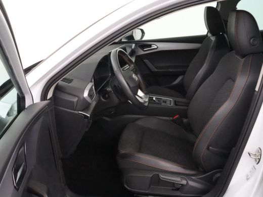 Seat Leon 1.4 e-Hybrid FR | Trekhaak | Stoelverwarming | Camera | Adaptive cruise | Carplay | Navigatie | F... ActivLease financial lease