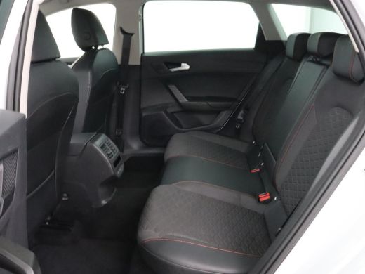 Seat Leon 1.4 e-Hybrid FR | Trekhaak | Stoelverwarming | Camera | Adaptive cruise | Carplay | Navigatie | F... ActivLease financial lease