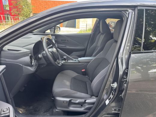 Toyota C-HR 1.8 Hybrid 140 Dynamic Ultimate | 06-10141018 Voor meer informatie ActivLease financial lease