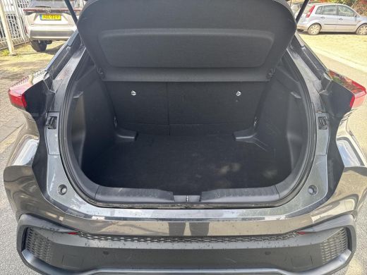 Toyota C-HR 1.8 Hybrid 140 Dynamic Ultimate | 06-10141018 Voor meer informatie ActivLease financial lease