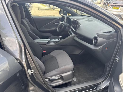 Toyota C-HR 1.8 Hybrid 140 Dynamic Ultimate | 06-10141018 Voor meer informatie ActivLease financial lease