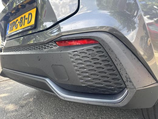 Toyota C-HR 1.8 Hybrid 140 Dynamic Ultimate | 06-10141018 Voor meer informatie ActivLease financial lease