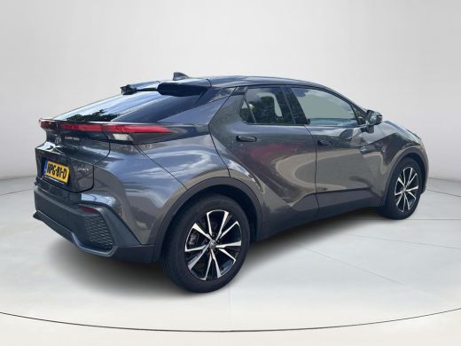 Toyota C-HR 1.8 Hybrid 140 Dynamic Ultimate | 06-10141018 Voor meer informatie ActivLease financial lease