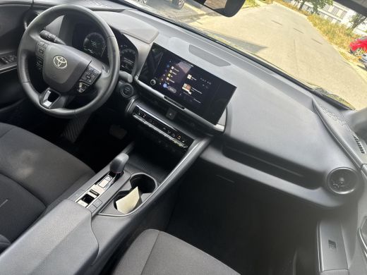 Toyota C-HR 1.8 Hybrid 140 Dynamic Ultimate | 06-10141018 Voor meer informatie ActivLease financial lease