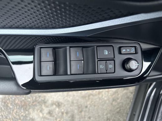 Toyota C-HR 1.8 Hybrid TeamNL ActivLease financial lease