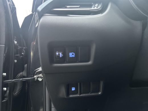 Toyota C-HR 1.8 Hybrid TeamNL ActivLease financial lease