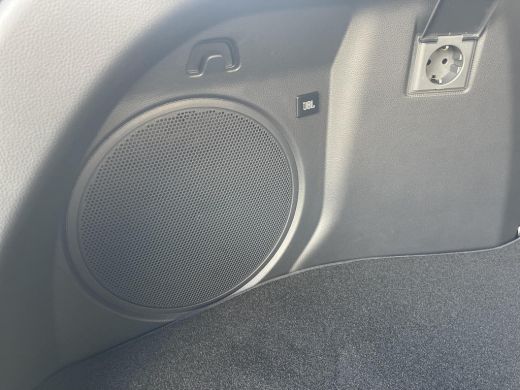 Toyota C-HR 2.0 Plug-in Hybrid 220 Black Edition ActivLease financial lease