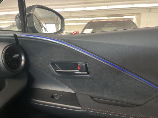 Toyota C-HR 2.0 Plug-in Hybrid 220 Black Edition ActivLease financial lease