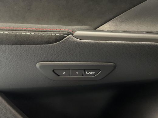 Toyota C-HR 2.0 Plug-in Hybrid 220 Black Edition ActivLease financial lease