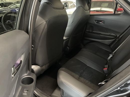 Toyota C-HR 2.0 Plug-in Hybrid 220 Black Edition ActivLease financial lease