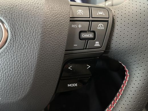 Toyota C-HR 2.0 Plug-in Hybrid 220 Black Edition ActivLease financial lease