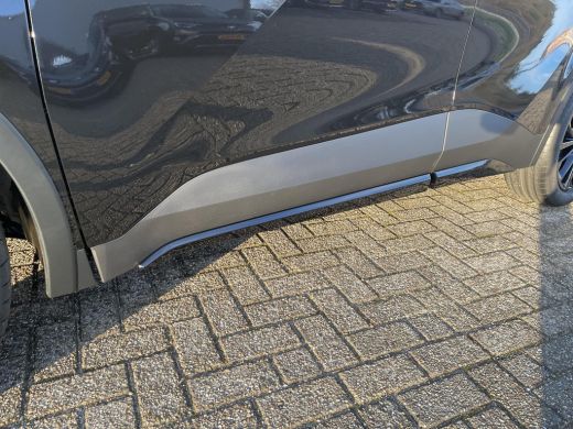 Toyota C-HR 2.0 Plug-in Hybrid 220 Black Edition ActivLease financial lease