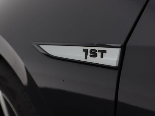 Volkswagen ID.3 First Plus 58 kWh | Adaptive Cruise | Stoelverwarming | CarPlay | Navigatie | Camera | 19 Inch | ... ActivLease financial lease