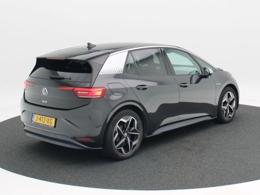 Volkswagen ID.3 First Plus 58 kWh | Adaptive Cruise | Stoelverwarming | CarPlay | Navigatie | Camera | 19 Inch | ... ActivLease financial lease