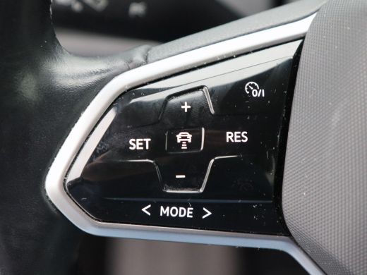 Volkswagen ID.3 First Plus 58 kWh | Adaptive Cruise | Stoelverwarming | CarPlay | Navigatie | Camera | 19 Inch | ... ActivLease financial lease