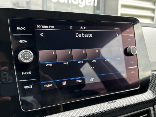 Volkswagen T-Cross Life Edition | 'App-Connect' draadloze smartphone integratie | Achterlichten LED | Afstandscontro... ActivLease financial lease