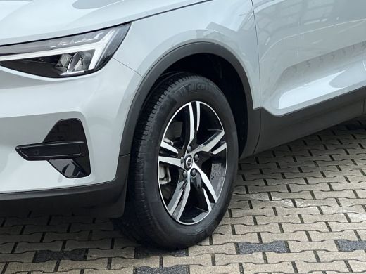 Volvo  XC40 2.0 B4 Plus Dark | Trekhaak | Elektrische stoelen | Stoel en stuurwielverwarming | Adaptieve Crui... ActivLease financial lease