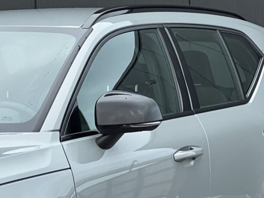 Volvo  XC40 2.0 B4 Plus Dark | Trekhaak | Elektrische stoelen | Stoel en stuurwielverwarming | Adaptieve Crui... ActivLease financial lease