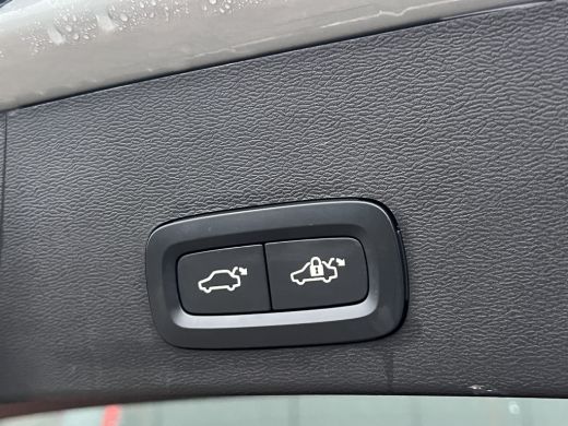 Volvo  XC40 2.0 B4 Plus Dark | Trekhaak | Elektrische stoelen | Stoel en stuurwielverwarming | Adaptieve Crui... ActivLease financial lease