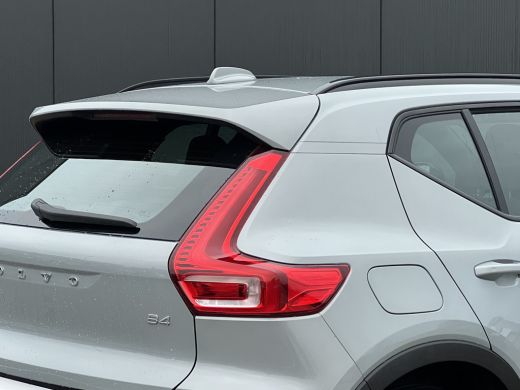 Volvo  XC40 2.0 B4 Plus Dark | Trekhaak | Elektrische stoelen | Stoel en stuurwielverwarming | Adaptieve Crui... ActivLease financial lease