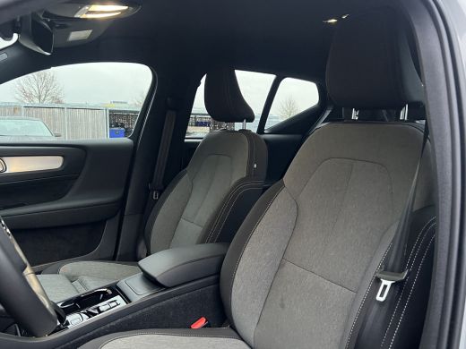 Volvo  XC40 2.0 B4 Plus Dark | Trekhaak | Elektrische stoelen | Stoel en stuurwielverwarming | Adaptieve Crui... ActivLease financial lease
