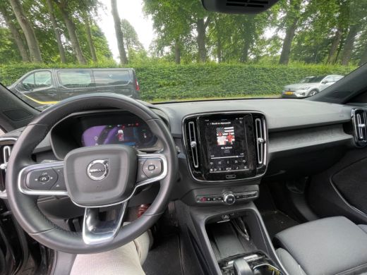 Volvo  XC40 Recharge Plus Dark | Trekhaak | BLIS | Stoel + Stuurverwarming | Keyless Entry - Start | Elektris... ActivLease financial lease