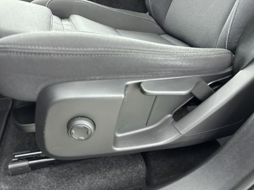 Volvo  XC40 Recharge Plus Dark | Trekhaak | BLIS | Stoel + Stuurverwarming | Keyless Entry - Start | Elektris... ActivLease financial lease