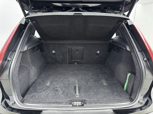 Volvo  XC40 Recharge Plus Dark | Trekhaak | BLIS | Stoel + Stuurverwarming | Keyless Entry - Start | Elektris... ActivLease financial lease