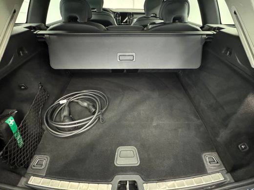 Volvo  XC60 T6 Plug-in hybrid AWD Ultra Dark | Achterbank verwarmd | Achteruitrijcamera | Apple Carplay/Andro... ActivLease financial lease