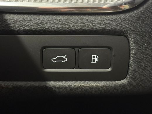 Volvo  XC60 T6 Plug-in hybrid AWD Ultra Dark | Achterbank verwarmd | Achteruitrijcamera | Apple Carplay/Andro... ActivLease financial lease