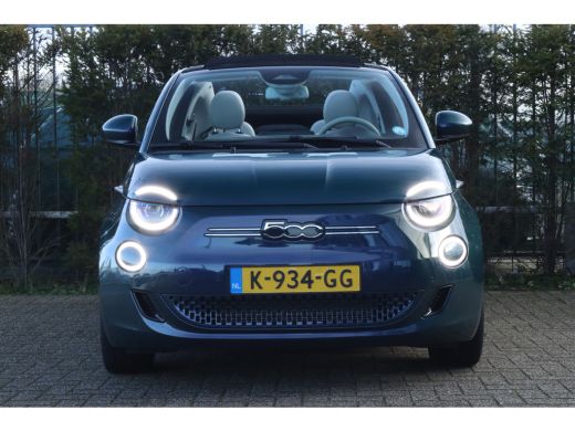 Fiat 500C La Prima 42 kWh | Adapt. Cruise | Stoelverwarming | Camera | Navi | Leder | Keyless | Carplay | L... ActivLease financial lease
