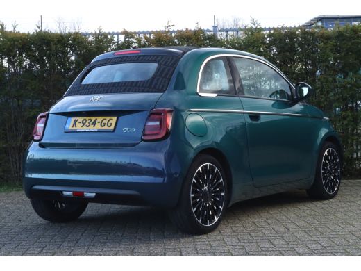 Fiat 500C La Prima 42 kWh | Adapt. Cruise | Stoelverwarming | Camera | Navi | Leder | Keyless | Carplay | L... ActivLease financial lease