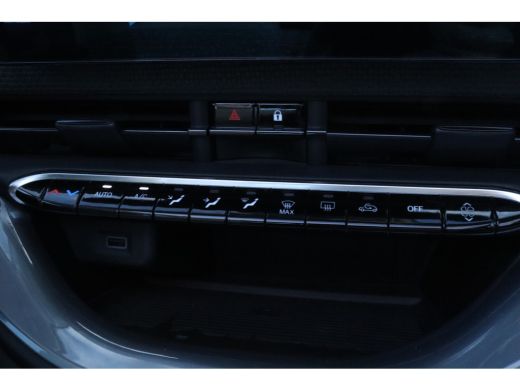 Fiat 500C La Prima 42 kWh | Adapt. Cruise | Stoelverwarming | Camera | Navi | Leder | Keyless | Carplay | L... ActivLease financial lease