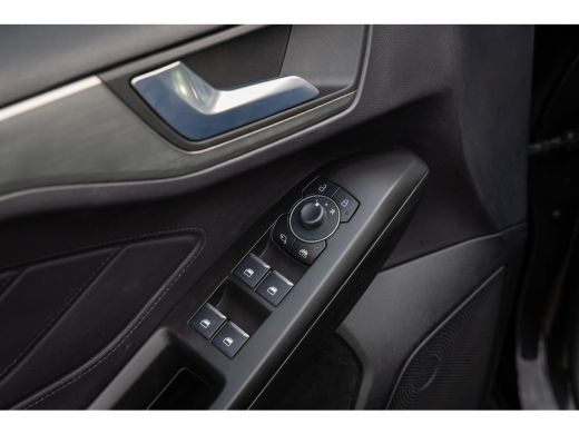 Ford Focus 1.0 EcoBoost Hybrid Titanium X | Camera | B&O audio | Stoel/stuur/voorruit verwarming | Navi | Ke... ActivLease financial lease