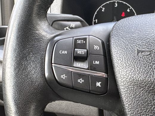 Ford Transit Custom 340 2.0 TDCI Euro6 131PK H2 Trend 3Pers  *ideaal voor Camper* / Navigatie / Pdc./ Airco / Driver ... ActivLease financial lease