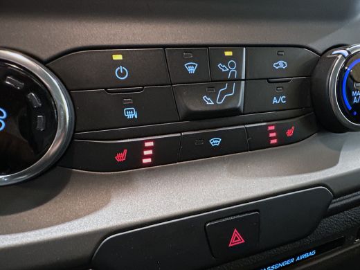 Ford Transit Custom 340 2.0 TDCI Euro6 131PK H2 Trend 3Pers. *ideaal voor Camper*/ Navigatie / Pdc./ Airco / Safety&C... ActivLease financial lease