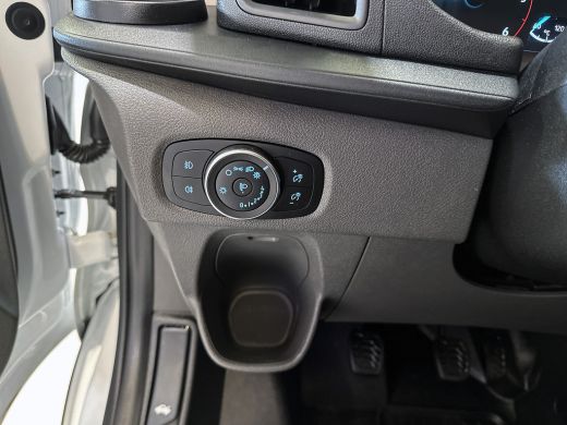 Ford Transit Custom 340 2.0 TDCI Euro6 131PK H2 Trend 3Pers. *ideaal voor Camper*/ Navigatie / Pdc./ Airco / Safety&C... ActivLease financial lease