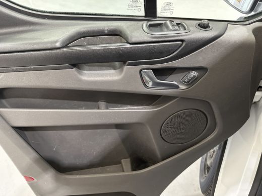 Ford Transit Custom 340 2.0 TDCI Euro6 Automaat 131PK H2 Trend 3Pers. *ideaal voor Camper* Navigatie / Pdc./ Airco / ... ActivLease financial lease