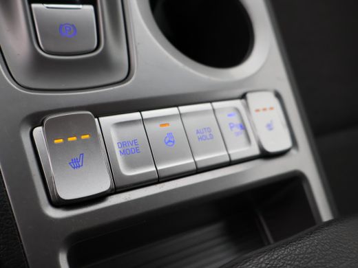Hyundai Kona 64 kWh 204 PK AUT. + CAMERA | APPLE CARPLAY | STUURVERW. | STOELVERW. | LED | BTW AUTO ActivLease financial lease