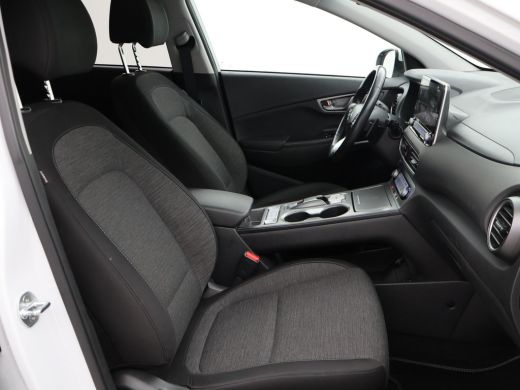 Hyundai Kona 64 kWh 204 PK AUT. + CAMERA | APPLE CARPLAY | STUURVERW. | STOELVERW. | LED | BTW AUTO ActivLease financial lease