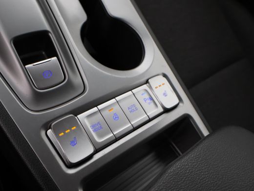 Hyundai Kona 64 kWh 204 PK AUT. + CAMERA | APPLE CARPLAY | STUURVERW. | STOELVERW. | LED | BTW AUTO ActivLease financial lease