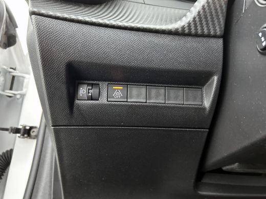 Peugeot 208 1.5 HDi 103PK Blue Active / 5Drs / Airco / Navigatie / Lm.velgen / Pdc / Apk nieuw ActivLease financial lease