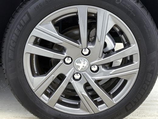 Peugeot 208 1.5 HDi 103PK Blue Active / 5Drs / Airco / Navigatie / Lm.velgen / Pdc / Apk nieuw ActivLease financial lease