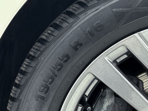 Peugeot 208 1.5 HDi 103PK Blue Active 5Drs. Airco / Navigatie / Lm.velgen / Pdc.A / Distributie vv bij 172Dkm... ActivLease financial lease