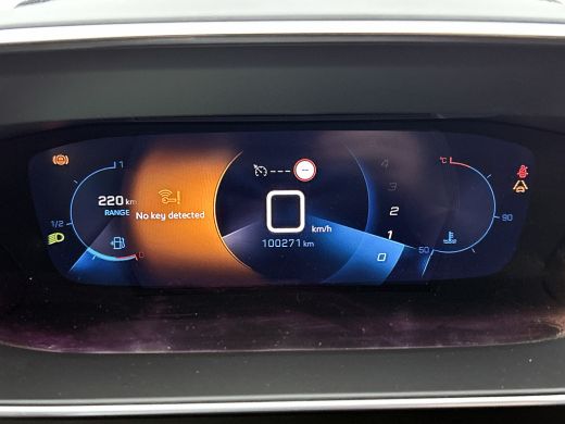 Peugeot 208 1.5 HDi Blue Allure / Trekhaak / Airco-ecc./ Xenon / Pdc.+Camera / Navigatie / Radio-multimedia /... ActivLease financial lease