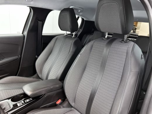 Peugeot 208 1.5 HDi Blue Allure / Trekhaak / Airco-ecc./ Xenon / Pdc.+Camera / Navigatie / Radio-multimedia /... ActivLease financial lease