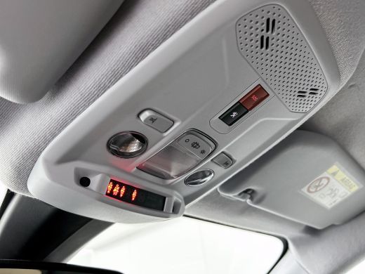 Peugeot 208 1.5 HDi Blue Allure / Trekhaak / Airco-ecc./ Xenon / Pdc.+Camera / Navigatie / Radio-multimedia /... ActivLease financial lease