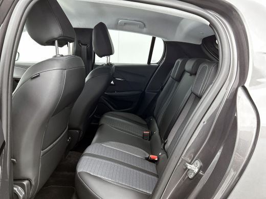 Peugeot 208 1.5 HDi Blue Allure / Trekhaak / Airco-ecc./ Xenon / Pdc.+Camera / Navigatie / Radio-multimedia /... ActivLease financial lease