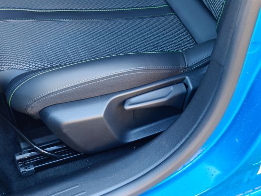 Peugeot 208 Hybrid 100 e-DCS6 GT | Achteruitrijcamera | Apple Carplay/Android Auto|telefoonintegratie premium... ActivLease financial lease